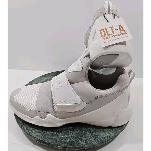 Skechers DLT-A-Static Flare ~Woman Size 8~ White Slip On Sneakers Shoes NWOB. - Picture 5 of 10